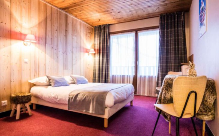 Chamois Lodge, Les Deux Alpes, Bedroom